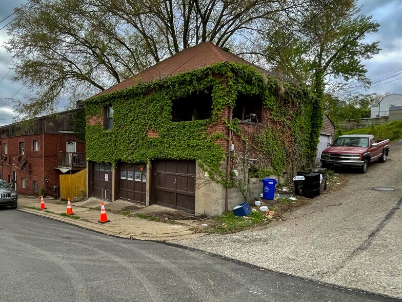 507 McCandless St, New Kensington, PA à vendre - Photo principale – Image 1 sur 1