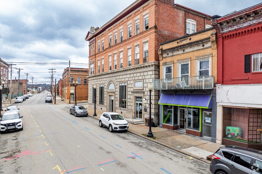521 McKean Ave, Donora, PA à louer - Photo de l’immeuble – Image 3 sur 4
