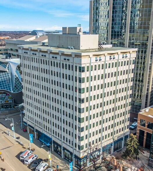 9930 102nd Ave NW, Edmonton, AB à vendre - Photo de l’immeuble – Image 2 sur 5