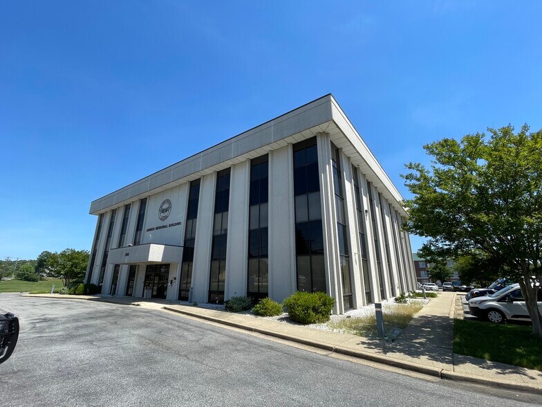 5211 Auth Rd, Camp Springs, MD à vendre - Photo de l’immeuble – Image 2 sur 7