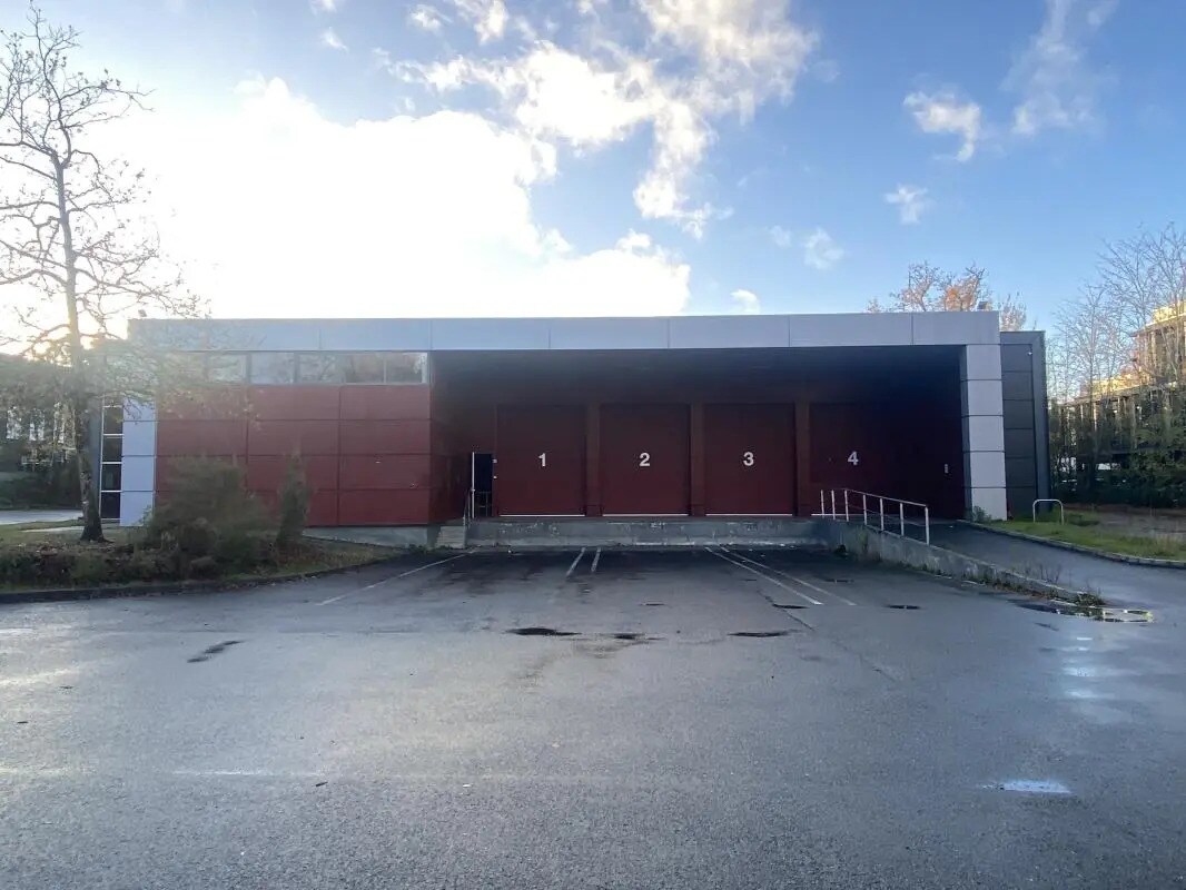 Local d’activités dans Mérignac à louer Photo de l’immeuble– Image 1 sur 9