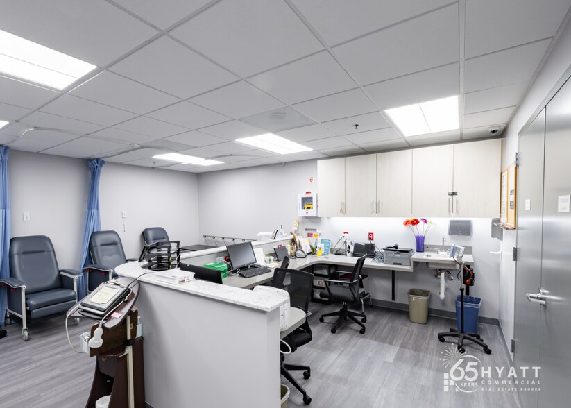 8031 Ritchie Hwy, Pasadena, MD à louer - Photo de l’immeuble – Image 3 sur 11