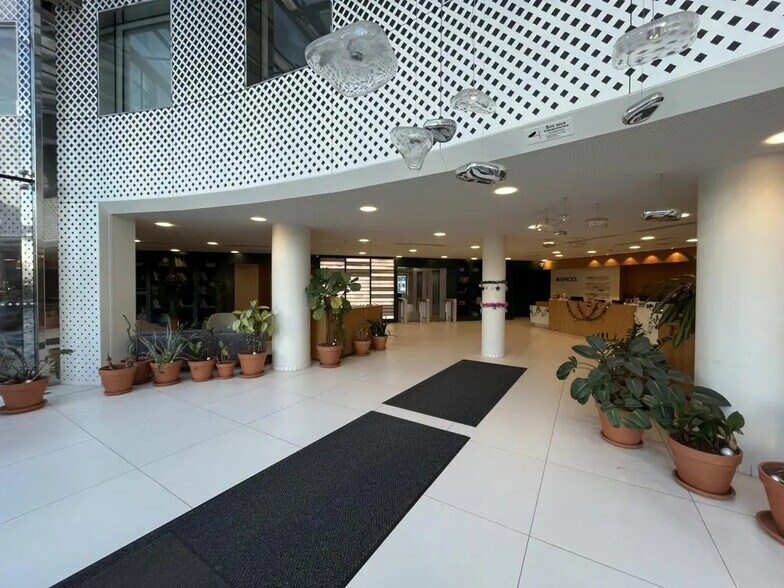 dans Puteaux à vendre - Photo de l’immeuble – Image 1 sur 1