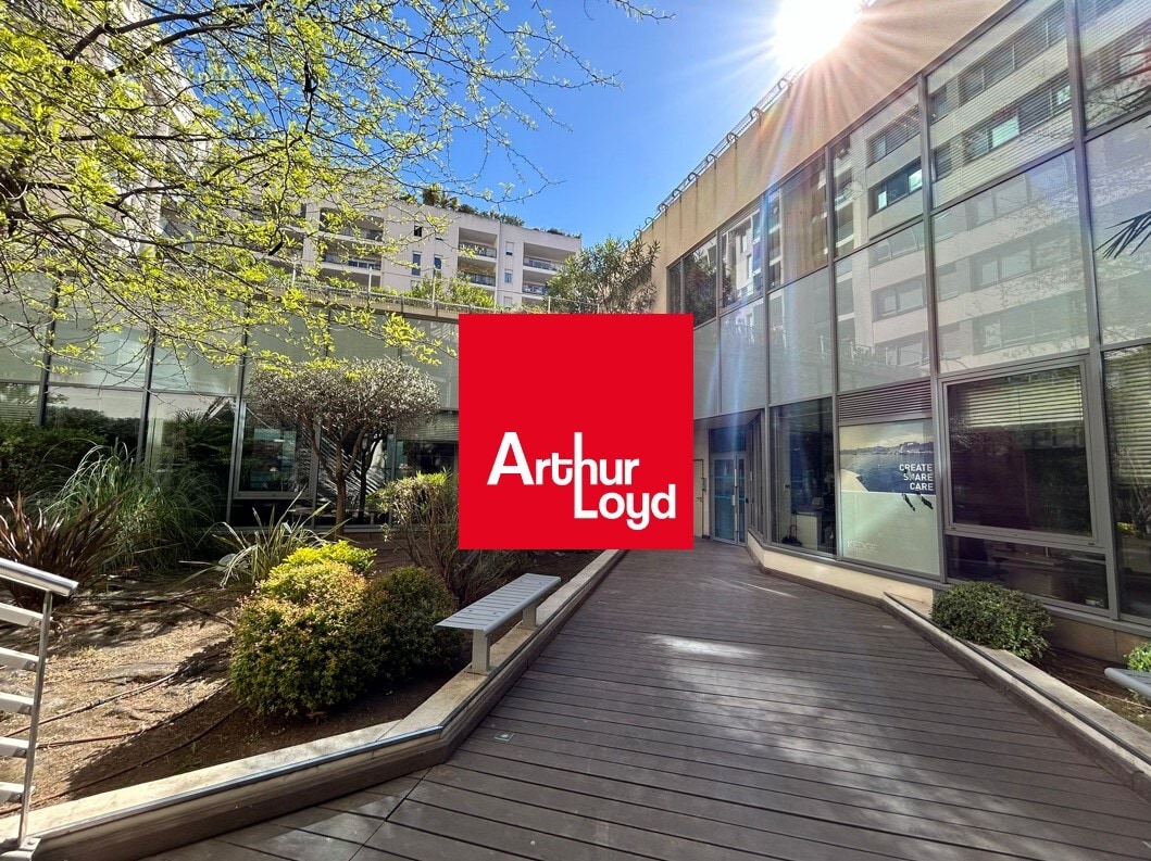 2/4 Place Laurent D'Arvieux, Marseille à louer Photo de l’immeuble– Image 1 sur 9