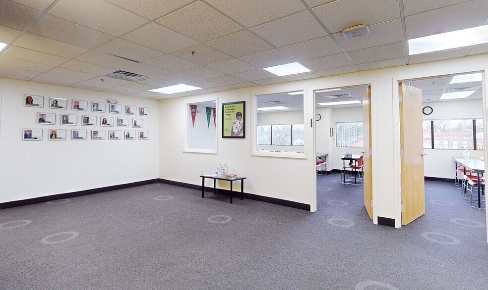 1320 Centre St, Newton, MA à louer - Numérisation 3D Matterport – Image 2 sur 16