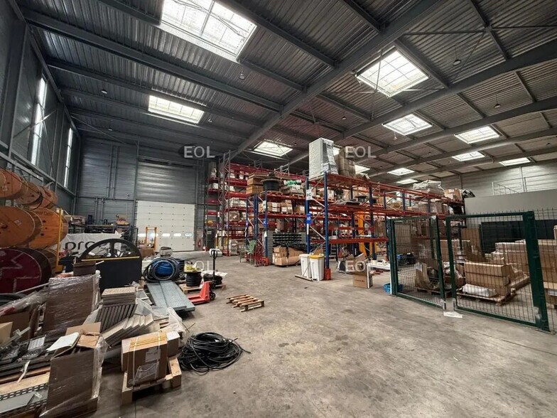 Local d’activités dans Bussy-Saint-Martin à louer - Photo de l’immeuble – Image 1 sur 7