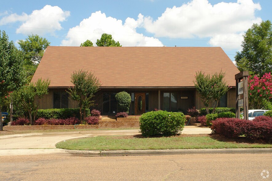 3 Lakeland Cir, Jackson, MS à vendre - Photo de l’immeuble – Image 2 sur 9