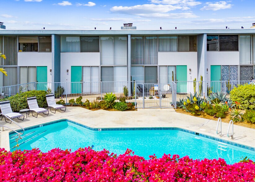 145 E 18th St, Costa Mesa, CA à vendre - Photo de l’immeuble – Image 1 sur 10