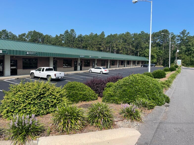 340 Commerce Ave, Southern Pines, NC à louer - Photo de l’immeuble – Image 2 sur 7