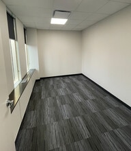 110 Eglinton Ave W, Toronto, ON à louer Photo intérieure– Image 2 sur 5