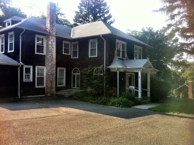 90 High St, Huntington, NY à louer - Aérien – Image 2 sur 4