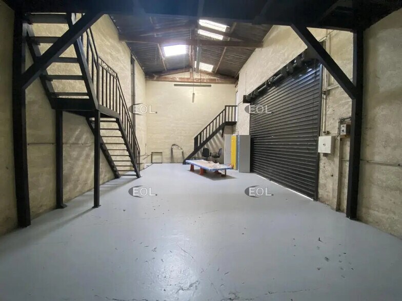 Local d’activités dans Combs-la-Ville à louer - Photo intérieure – Image 2 sur 5