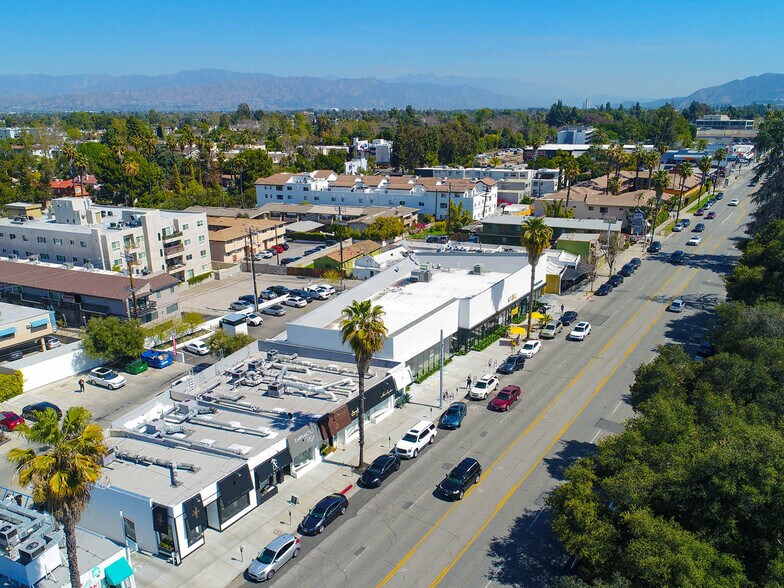 13003-13009 Ventura Blvd, Studio City, CA à louer - Photo de l’immeuble – Image 1 sur 6