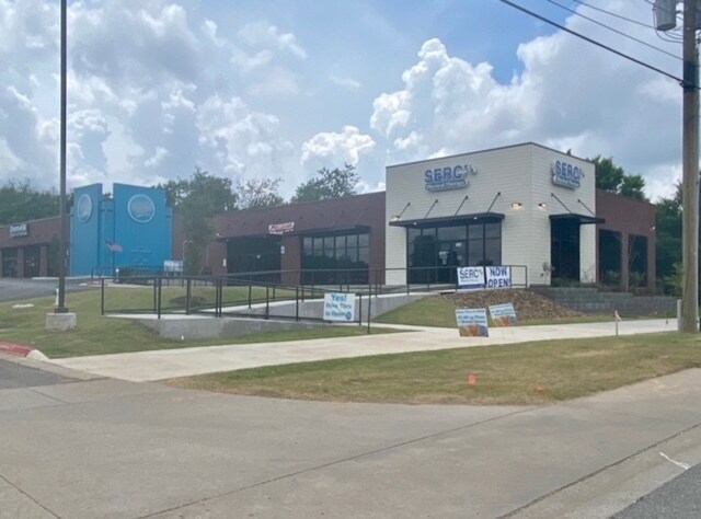 2607 E Mission Blvd, Fayetteville, AR à louer - Photo de l’immeuble – Image 2 sur 3