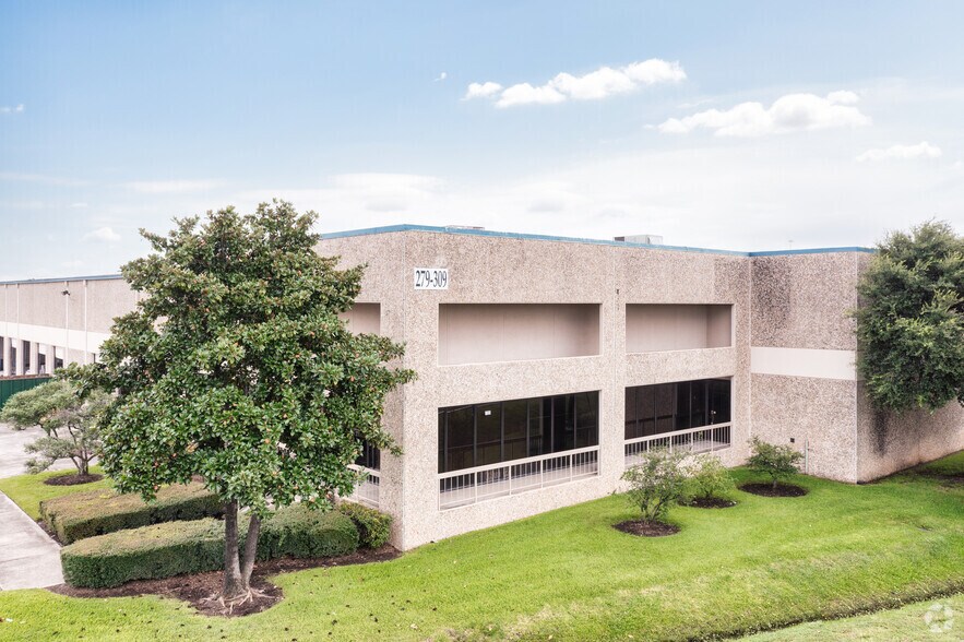 245 Mccarty Rd, Houston, TX à louer - Photo de l’immeuble – Image 1 sur 6