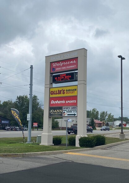 2008 N Wayne St, Angola, IN à louer - Photo de l’immeuble – Image 3 sur 5