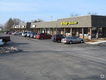 7501 N University St, Peoria, IL à louer - Photo de l’immeuble – Image 2 sur 28