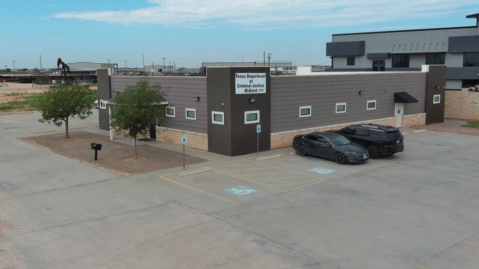 3900 TX-158, Midland, TX à louer - Photo de l’immeuble – Image 2 sur 38