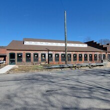 32 Lake St, Winsted, CT à louer Photo intérieure– Image 2 sur 5