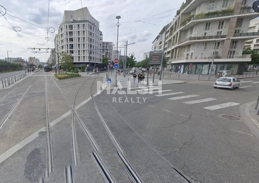 Local commercial dans Lyon à louer - Photo de l’immeuble – Image 3 sur 3