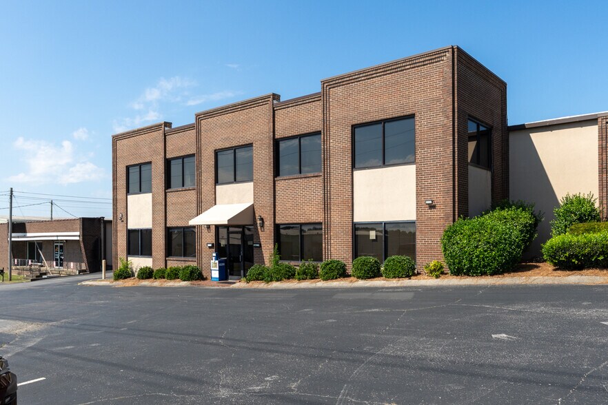216 Hartmann Dr, Lebanon, TN à louer - Photo de l’immeuble – Image 1 sur 43