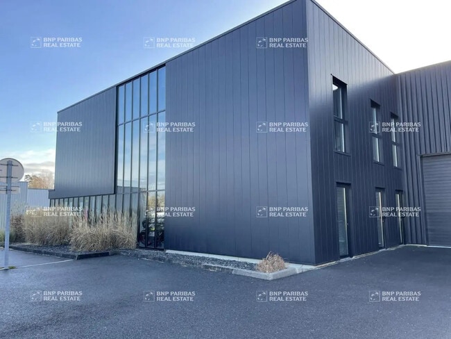 Plus de détails pour Local d’activités à vendre