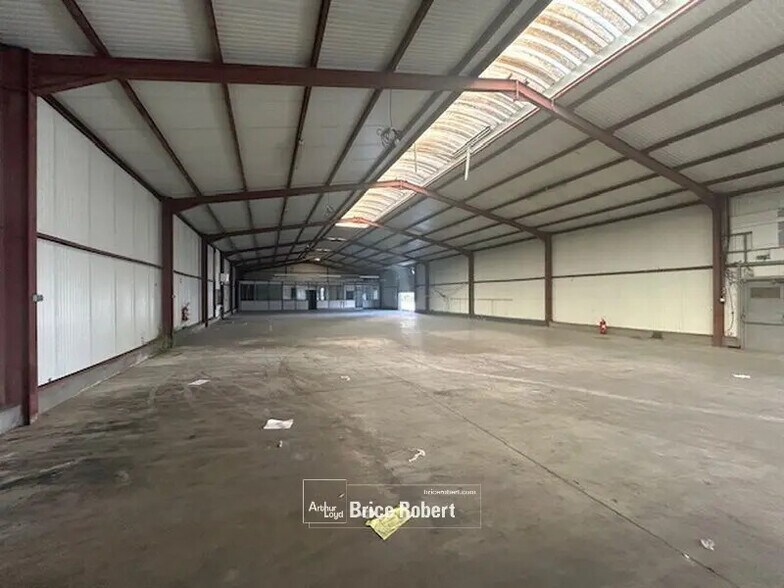 Bureau dans Vénissieux à louer - Photo intérieure – Image 2 sur 4