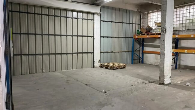 Plus de détails pour 10 Allée Hendrik Lorentz, Champs-sur-Marne - Bureau, Local d'activités à louer