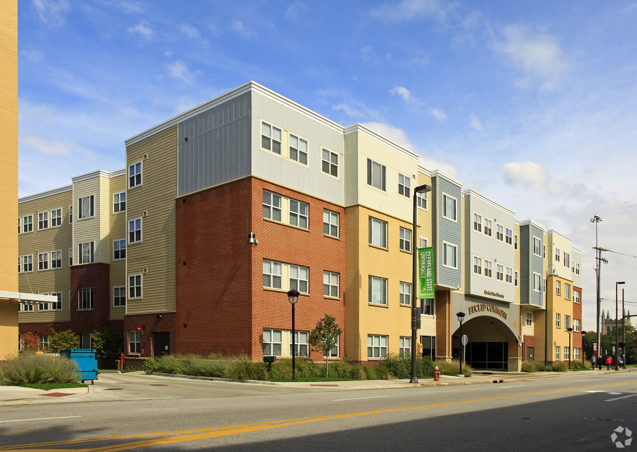 2450 Euclid Ave, Cleveland, OH à louer Photo principale– Image 1 sur 4