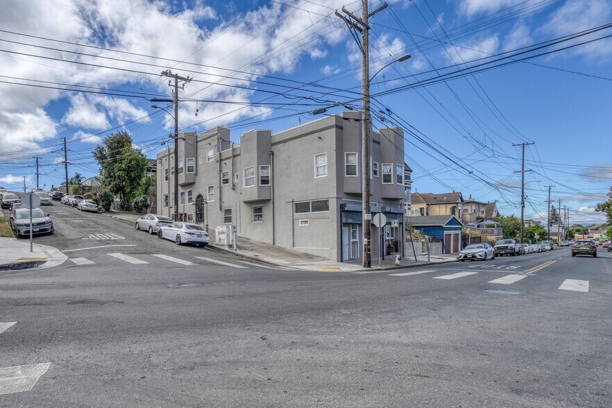 2246 23rd Ave, Oakland, CA à vendre - Photo de l’immeuble – Image 2 sur 8