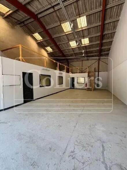 Bureau dans Gémenos à louer - Photo intérieure – Image 2 sur 5