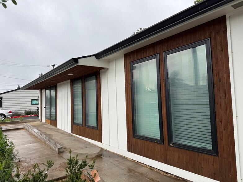 8309 E Mill Plain Blvd, Vancouver, WA à louer - Photo de l’immeuble – Image 3 sur 5