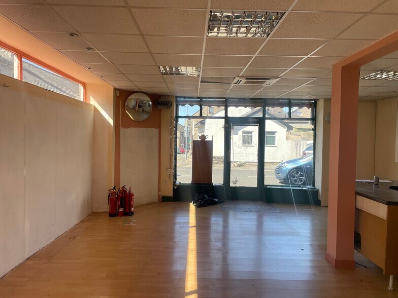 17 Main St, Milnthorpe à vendre - Photo de l’immeuble – Image 2 sur 18