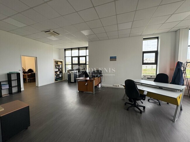 Plus de détails pour Avenue Frédéric Auguste Bartholdi, Le Mans - Bureau à louer