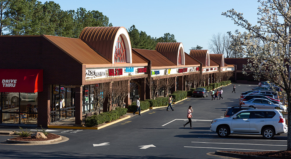 301-401 Jonestown Rd, Winston-Salem, NC à louer - Photo de l’immeuble – Image 3 sur 3