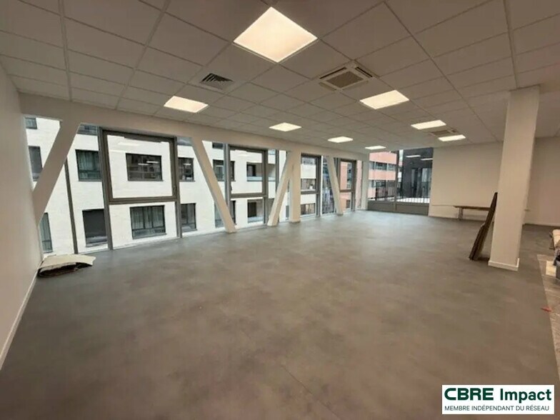 Bureau dans Reims à louer - Photo de l’immeuble – Image 3 sur 9