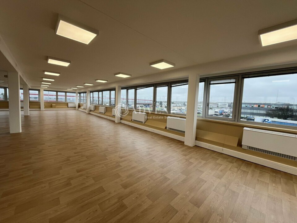 26-28 Rue Des Voyelles, Tremblay-en-France à louer Photo intérieure– Image 1 sur 12
