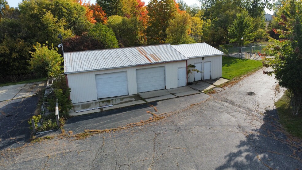 729 S Norton St, Corunna, MI à louer - Photo de l’immeuble – Image 3 sur 18