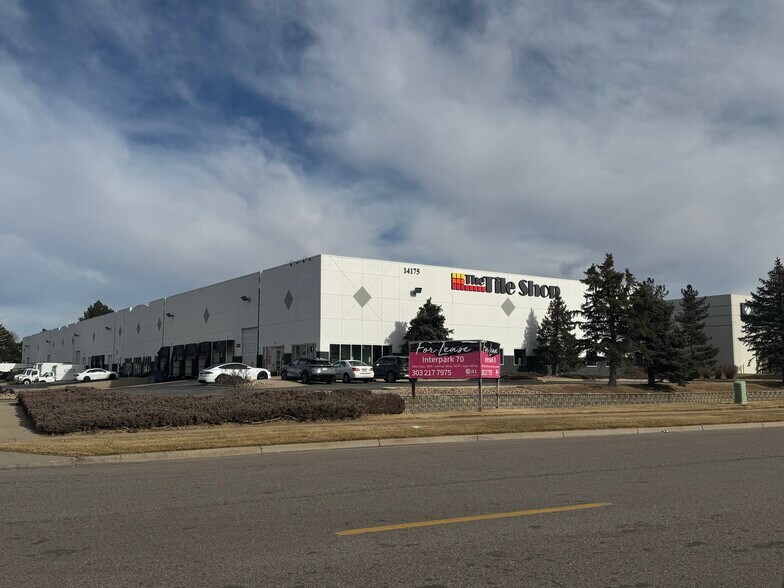 14175 E 42nd Ave, Denver, CO à louer - Photo principale – Image 1 sur 3