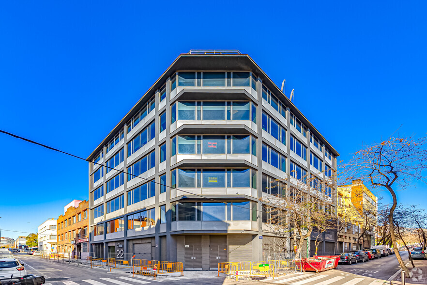 Carrer Del Gall, 20-22, Esplugues de Llobregat, Barcelona à louer - Photo de l’immeuble – Image 1 sur 3