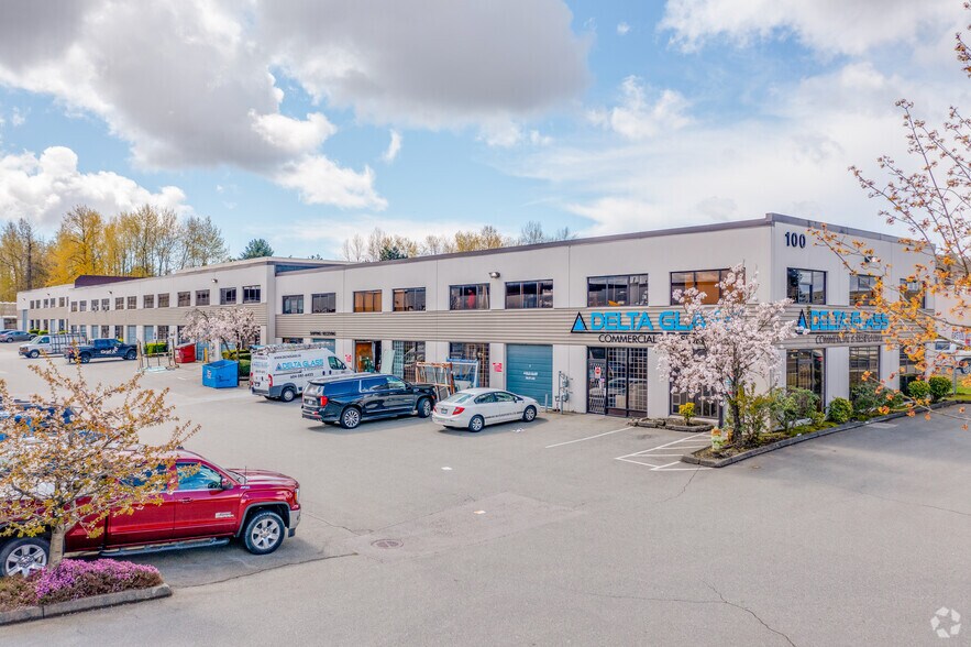 13060 80 Av, Surrey, BC à louer - Photo de l’immeuble – Image 1 sur 4