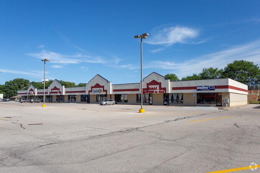 1930 E Apple Ave, Muskegon, MI à louer - Photo principale – Image 2 sur 9