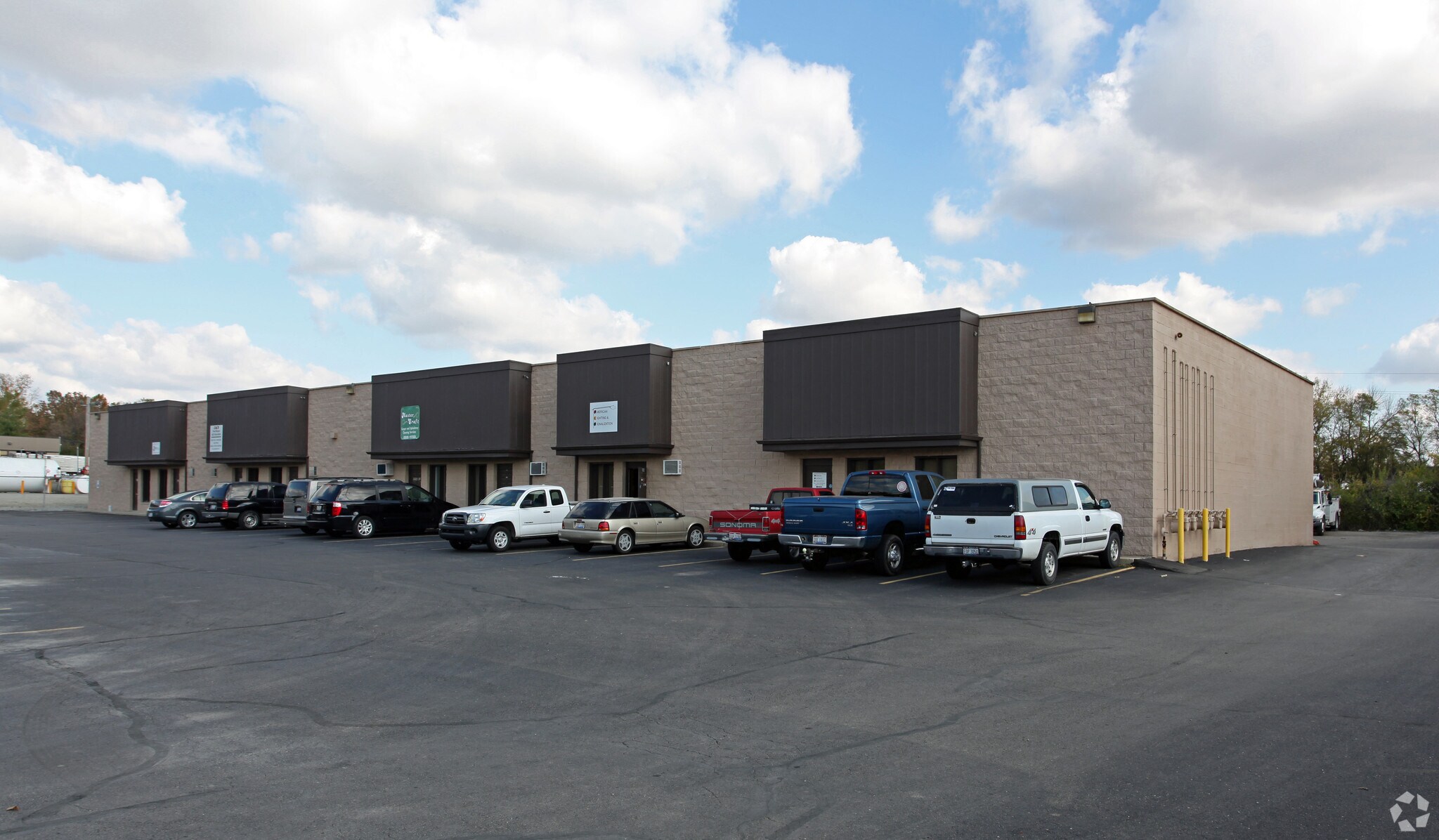 3554-3570 Intercity Dr, Dayton, OH à louer Photo principale– Image 1 sur 6