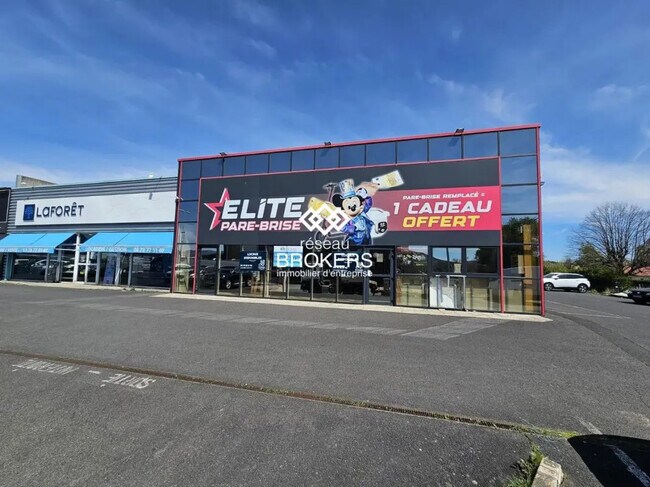 Plus de détails pour Local commercial à louer