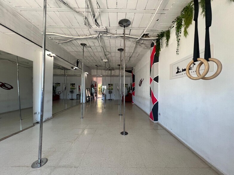 Local commercial dans Bormujos, Sevilla à vendre - Photo de l’immeuble – Image 3 sur 14