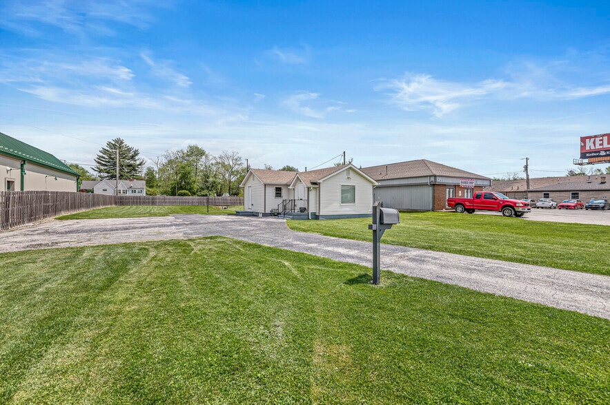 1391 N Shadeland Ave, Indianapolis, IN à vendre - Photo de l’immeuble – Image 3 sur 21