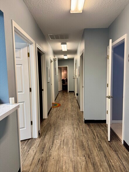 4109 Little Rd, New Port Richey, FL à louer - Photo intérieure – Image 2 sur 12