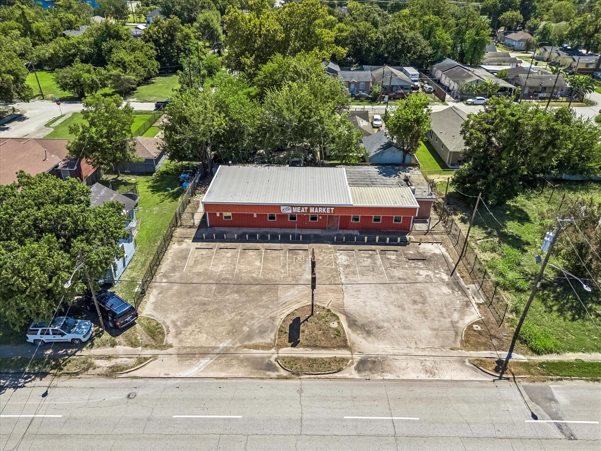 2206 Lockwood Dr, Houston, TX à vendre Photo de l’immeuble– Image 1 sur 9