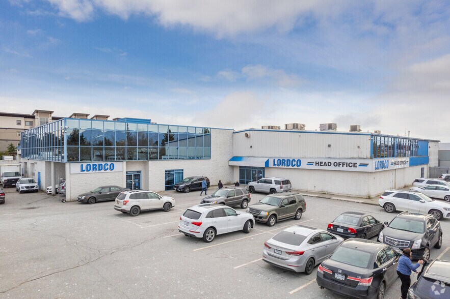 22866 Dewdney Trunk Rd, Maple Ridge, BC à louer - Photo de l’immeuble – Image 1 sur 3