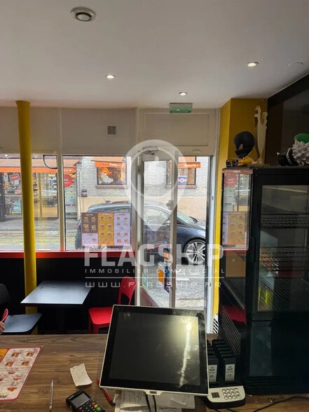 Local commercial dans Paris à louer - Photo intérieure – Image 3 sur 8